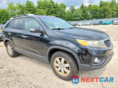 Czwarte zdjęcie samochodu z boku: 2012 KIA SORENTO VIN:5XYKT4A65CG228990 - miniatura