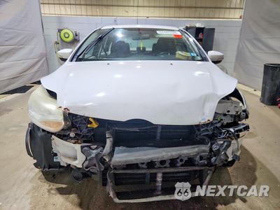Piąte zdjęcie samochodu w środku: 2014 FORD FOCUS SE VIN:1FADP3F2XEL261798 - miniatura