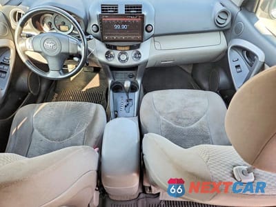 Zdjęcie 8 z 13 samochodu: 2006 TOYOTA RAV4 LIMITED VIN:JTMBD31V665022816 - miniatura