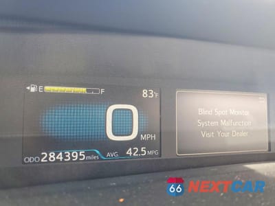 Zdjęcie 9 z 12 samochodu: 2018 TOYOTA PRIUS THREE TOURING VIN:JTDKARFU2J3061130 - miniatura