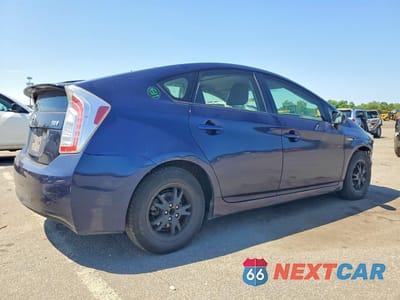 Trzecie zdjęcie samochodu z tyłu: 2015 TOYOTA PRIUS TWO VIN:JTDKN3DU7F0439777 - miniatura