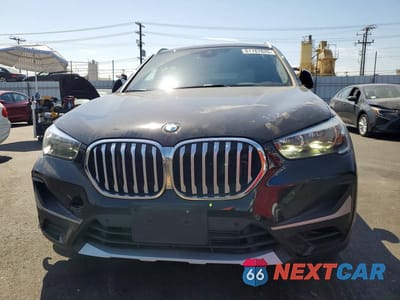 Piąte zdjęcie samochodu w środku: 2020 BMW X1 SDRIVE28I VIN:WBXJG7C04L5P50337 - miniatura