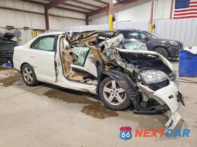 Czwarte zdjęcie samochodu z boku: 2008 VOLKSWAGEN JETTA SE VIN:3VWRZ71K68M012911 - miniatura