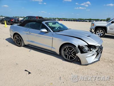 Czwarte zdjęcie samochodu z boku: 2018 FORD MUSTANG VIN:1FATP8UH4J5111779 - miniatura