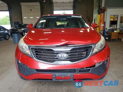 Piąte zdjęcie samochodu w środku: 2011 KIA SPORTAGE LX VIN:KNDPBCA20B7081554 - miniatura