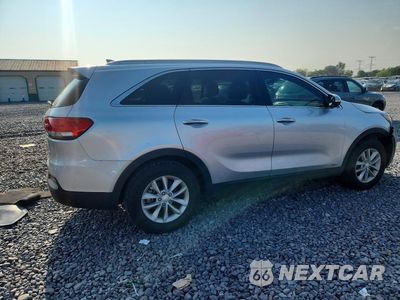 Trzecie zdjęcie samochodu z tyłu: 2016 KIA SORENTO LX VIN:5XYPGDA36GG099082 - miniatura