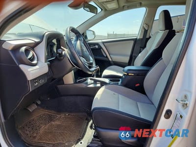 Zdjęcie 7 z 13 samochodu: 2018 TOYOTA RAV4 XLE VIN:2T3WFREV0JW411946 - miniatura