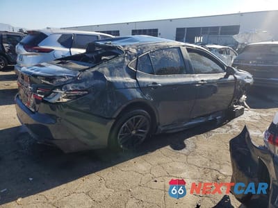 Trzecie zdjęcie samochodu z tyłu: 2025 TOYOTA CAMRY SE VIN:4T1DAACK1SU133178 - miniatura