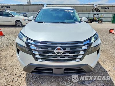 Piąte zdjęcie samochodu w środku: 2025 NISSAN ROGUE SV VIN:5N1BT3BA2SC853522 - miniatura