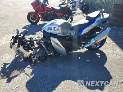 Trzecie zdjęcie samochodu z tyłu: 2025 SUZUKI GSX1300 RR VIN:JS1EJ11BXS7100457 - miniatura