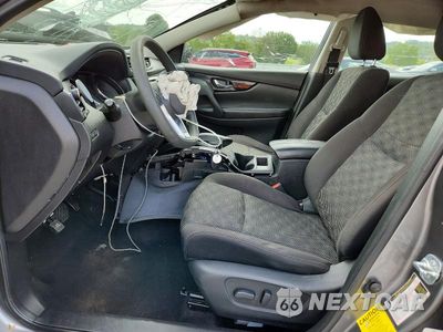 Zdjęcie 7 z 13 samochodu: 2017 NISSAN ROGUE SPORT SV VIN:JN1BJ1CP1HW024775 - miniatura