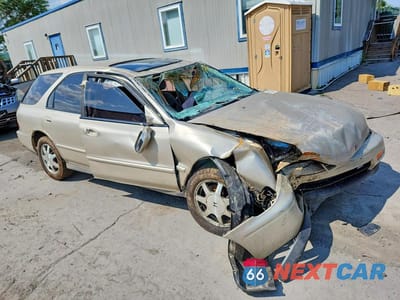 Czwarte zdjęcie samochodu z boku: 1995 HONDA ACCORD EX VIN:1HGCE1892SA004217 - miniatura