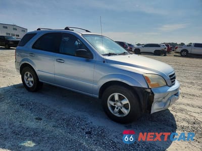 Czwarte zdjęcie samochodu z boku: 2008 KIA SORENTO BASE VIN:KNDJD735885765335 - miniatura