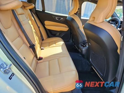 Zdjęcie 11 z 13 samochodu: 2020 VOLVO V60 CROSS COUNTRY T5 MOMENTUM VIN:YV4102WK8L1031078 - miniatura