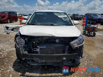 Piąte zdjęcie samochodu w środku: 2023 KIA RIO LX VIN:3KPA24AD9PE599179 - miniatura
