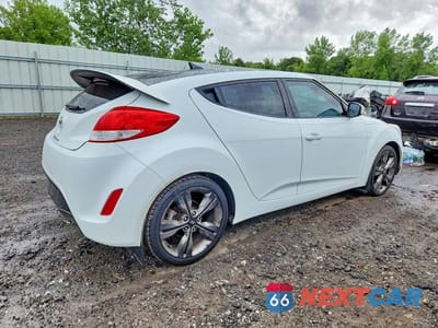 Trzecie zdjęcie samochodu z tyłu: 2016 HYUNDAI VELOSTER BASE VIN:KMHTC6AD7GU267661 - miniatura