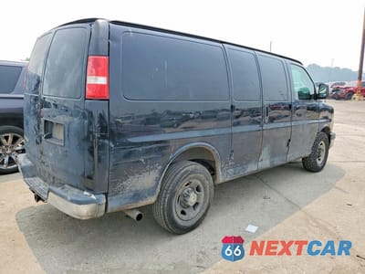 Trzecie zdjęcie samochodu z tyłu: 2017 CHEVROLET EXPRESS 2500 CARGO DELIVERY VAN VIN:1GCWGAFG6H1121850 - miniatura