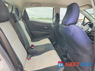 Zdjęcie 10 z 12 samochodu: 2012 TOYOTA YARIS 5-DOOR LE VIN:JTDKTUD32CD517437 - miniatura