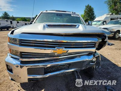 Piąte zdjęcie samochodu w środku: 2019 CHEVROLET SILVERADO K3500 LTZ VIN:1GC4KXEY9KF196197 - miniatura