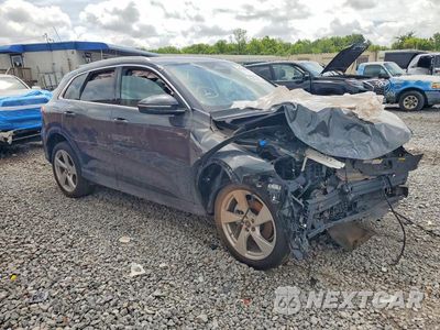 Czwarte zdjęcie samochodu z boku: 2025 AUDI Q5 PREMIUM PLUS VIN:WA12AAGU4S2125511 - miniatura