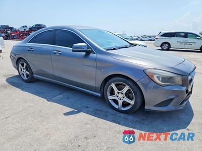 Czwarte zdjęcie samochodu z boku: 2014 MERCEDES-BENZ CLA 250 VIN:WDDSJ4EB2EN056867 - miniatura