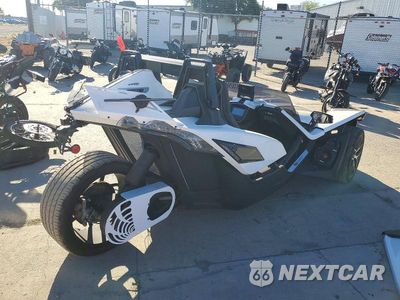 Czwarte zdjęcie samochodu z boku: 2019 POLARIS SLINGSHOT VIN:57XAASFA6K8130535 - miniatura