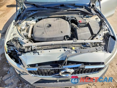 Zdjęcie 12 z 13 samochodu: 2020 VOLVO V60 CROSS COUNTRY T5 MOMENTUM VIN:YV4102WK8L1031078 - miniatura