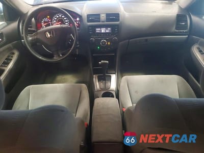 Zdjęcie 8 z 12 samochodu: 2005 HONDA ACCORD EX VIN:1HGCM56705A090790 - miniatura