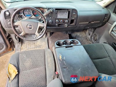 Zdjęcie 8 z 12 samochodu: 2008 GMC SIERRA K1500 VIN:2GTEK19C381309304 - miniatura