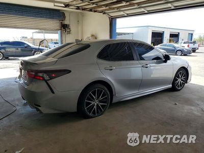 Trzecie zdjęcie samochodu z tyłu: 2022 TOYOTA CAMRY SE VIN:4T1G11AK8NU686236 - miniatura