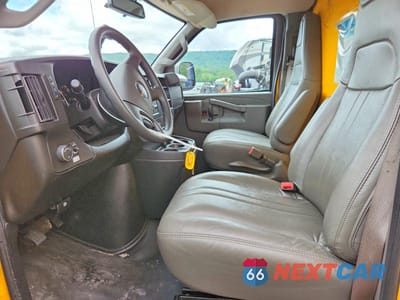 Zdjęcie 7 z 12 samochodu: 2023 GMC SAVANA BOX TRUCK VIN:1GD07RFP2P1122587 - miniatura