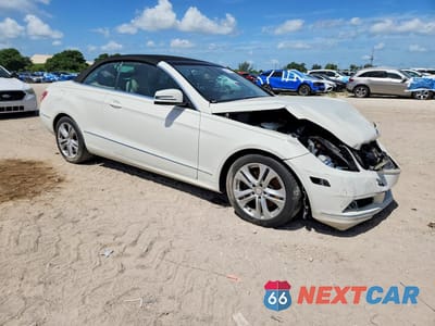 Czwarte zdjęcie samochodu z boku: 2011 MERCEDES-BENZ E 350 VIN:WDDKK5GF3BF097873 - miniatura