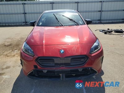Piąte zdjęcie samochodu w środku: 2025 BMW M235XI VIN:WBA33GG03S7S10599 - miniatura