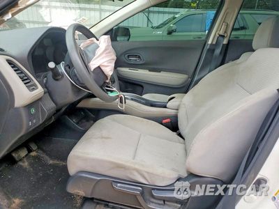 Zdjęcie 7 z 13 samochodu: 2020 HONDA HR-V LX VIN:3CZRU5H35LM703094 - miniatura