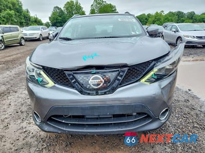 Piąte zdjęcie samochodu w środku: 2018 NISSAN ROGUE SPORT SV VIN:JN1BJ1CR0JW253617 - miniatura