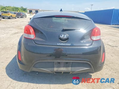 Zdjęcie 6 z 13 samochodu: 2017 HYUNDAI VELOSTER VIN:KMHTC6AD3HU305002 - miniatura