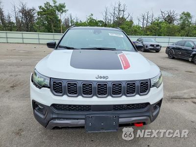 Piąte zdjęcie samochodu w środku: 2025 JEEP COMPASS TRAILHAWK VIN:3C4NJDDN6ST564144 - miniatura