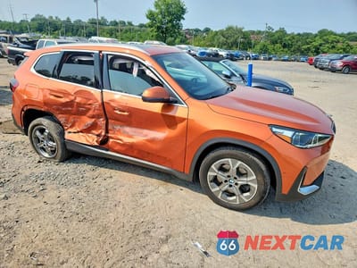 Czwarte zdjęcie samochodu z boku: 2023 BMW X1 XDRIVE28I VIN:WBX73EF03P5X17664 - miniatura