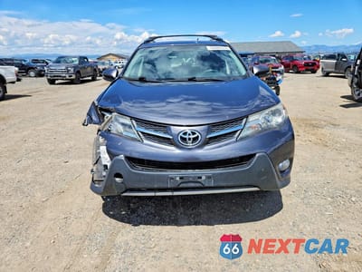 Piąte zdjęcie samochodu w środku: 2015 TOYOTA RAV4 XLE VIN:JTMRFREV3FD126501 - miniatura