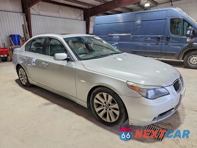 Czwarte zdjęcie samochodu z boku: 2004 BMW 545 I VIN:WBANB335X4B112594 - miniatura