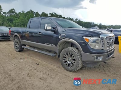 Czwarte zdjęcie samochodu z boku: 2016 NISSAN TITAN XD PLATINUM RESERVE VIN:1N6BA1F20GN510623 - miniatura