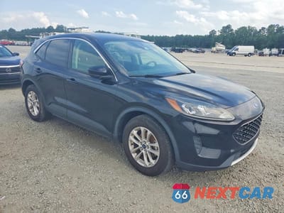 Czwarte zdjęcie samochodu z boku: 2021 FORD ESCAPE SE VIN:1FMCU0G67MUA59049 - miniatura