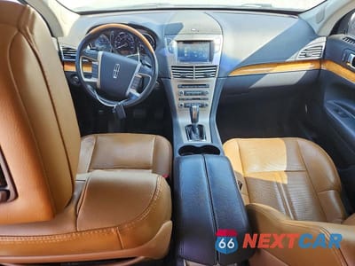 Zdjęcie 8 z 13 samochodu: 2012 LINCOLN MKT VIN:2LMHJ5AT0CBL52715 - miniatura
