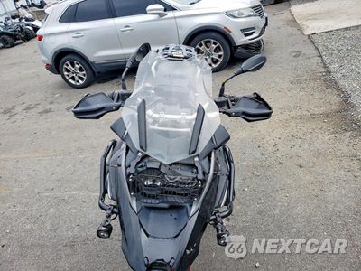 Piąte zdjęcie samochodu w środku: 2017 BMW R1200 GS VIN:WB10A6105HZ656052 - miniatura