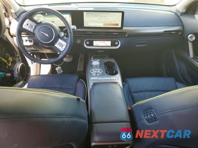 Zdjęcie 8 z 14 samochodu: 2023 GENESIS GV60 PERFORMANCE VIN:KMUKEDTB9PU003235 - miniatura