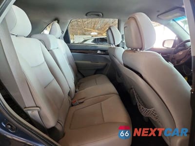Zdjęcie 10 z 12 samochodu: 2012 KIA SORENTO LX VIN:5XYKT3A13CG204055 - miniatura