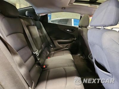 Zdjęcie 10 z 13 samochodu: 2018 CHEVROLET MALIBU LT VIN:1G1ZD5STXJF141598 - miniatura