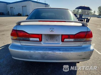 Zdjęcie 6 z 12 samochodu: 2002 HONDA ACCORD EX VIN:1HGCG16592A046376 - miniatura