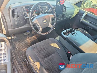 Zdjęcie 8 z 12 samochodu: 2008 CHEVROLET SILVERADO K1500 VIN:2GCEK190581102970 - miniatura