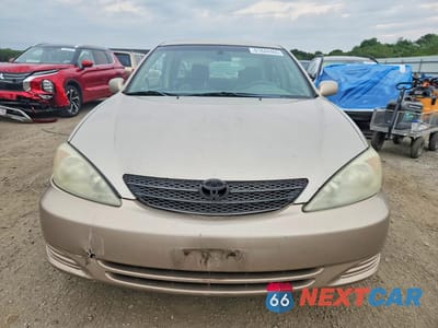 Piąte zdjęcie samochodu w środku: 2004 TOYOTA CAMRY LE VIN:4T1BE32K04U355139 - miniatura